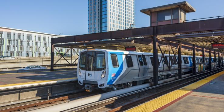 MacArthur BART, Oakland