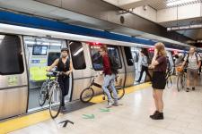 people entering and exiting bart
