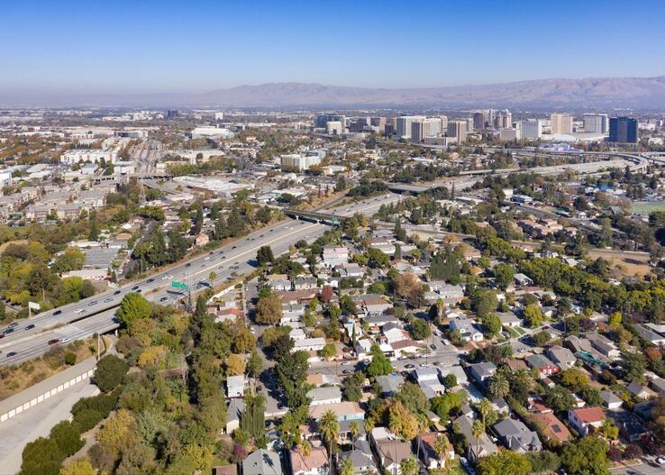 San José’s zoning requirements privilege cars and single land uses. Applying tenets of the 15-minute city to zoning and planning efforts would create mixed land uses that support greater walkability, including in the Central San José area, pictured here.