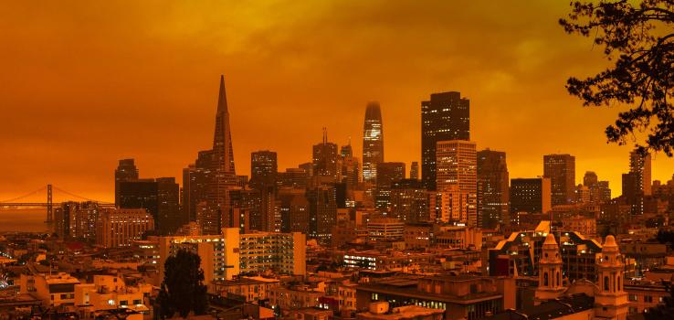 Orange skyline of San Francisco during extreme fires of 2020