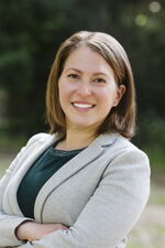 headshot of laura tolkoff
