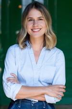 Headshot of Suzanne Cox-Santos