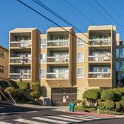 Apartment block Rand and Glen View, Oakland 